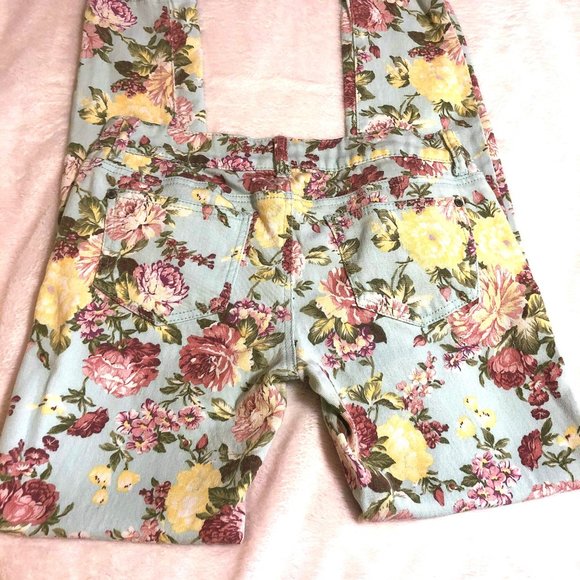 Spring Jeans - Picture 4 of 7